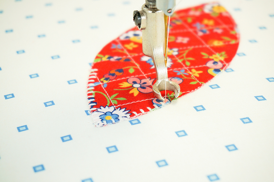 Petal Table Runner Path Apply Edge